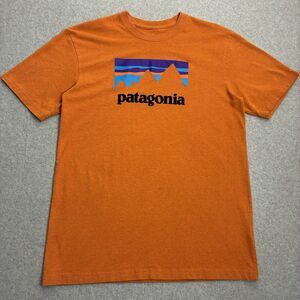 Patagonia Logo T Shirt Mens Small Orange Regular Fit Worn Wear Recycled